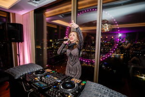 Singing DJ