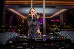 Singing DJ