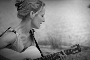 Annalise Sings