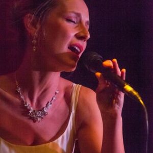 Annalise Sings