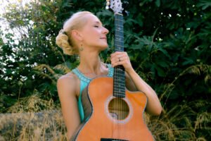 Annalise Sings