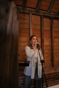 Mollie Sings