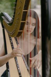Sienna Harpist